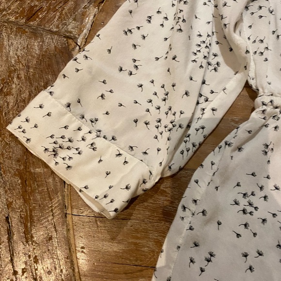 Motherhood Maternity White Floral Print Top - Picture 3 of 7